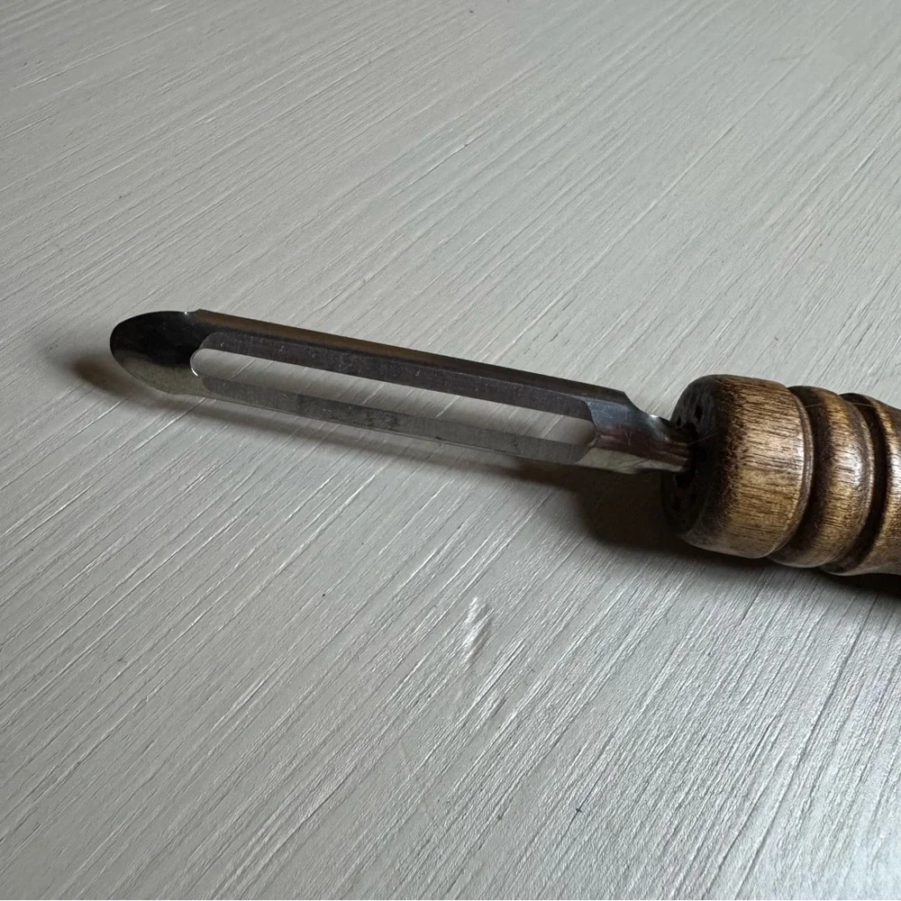 EKCO Country Cupboard Peeler 13501 Vintage 1983 Made And Printed In U.S.A